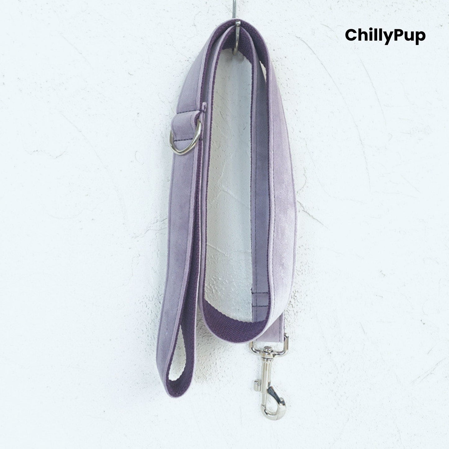 Lavender dog lead with 'ChillyPup' branding.