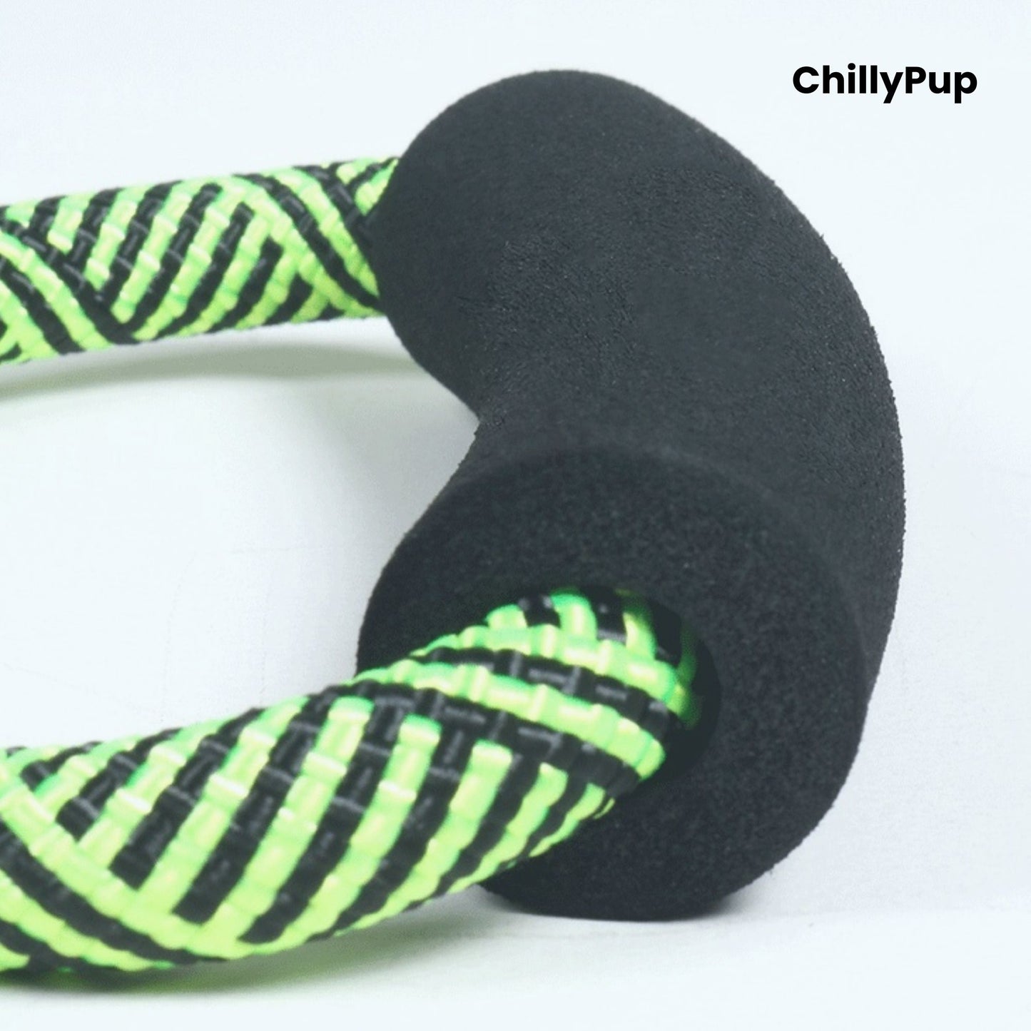 Green and black dog Lead with handle on a white background, branded 'ChillyPup'.